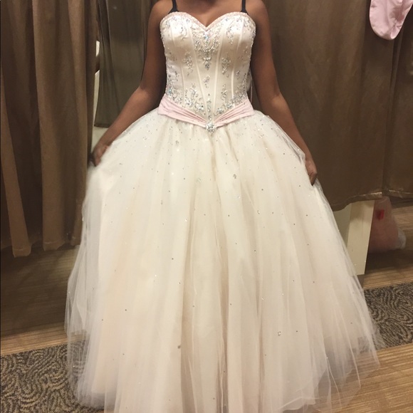 Ivory and rose dress - Picture 3 of 3